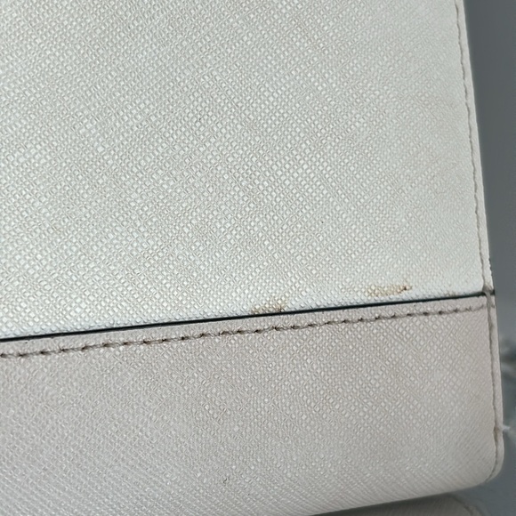 Kate spade wallet zip around (has minor blemishes) - Picture 6 of 8